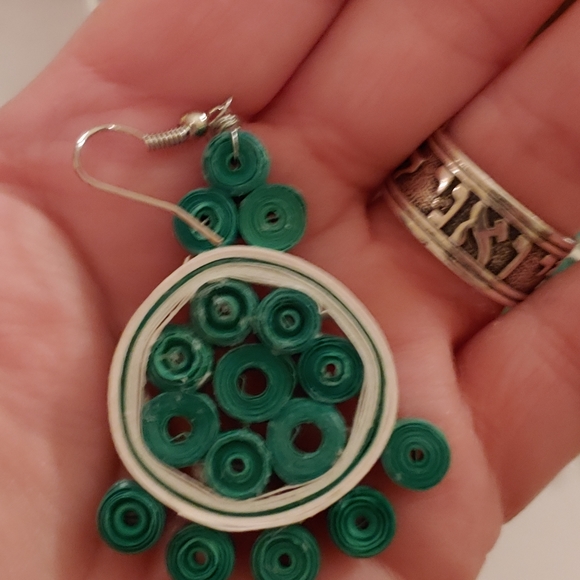 Quilling Handmade Earrings - Picture 2 of 4